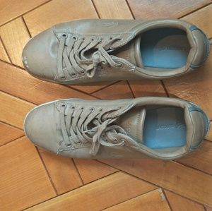 Lacoste beige leather sneaker
